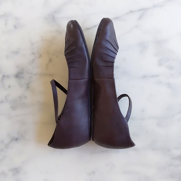 American Eagle by Payless Brown Faux Leather Flats. - Picture 2 of 6